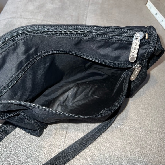 Vintage LeSportsac Classic Hobo Nylon Crossbody/shoulder Bag Purse Signature - Picture 4 of 14